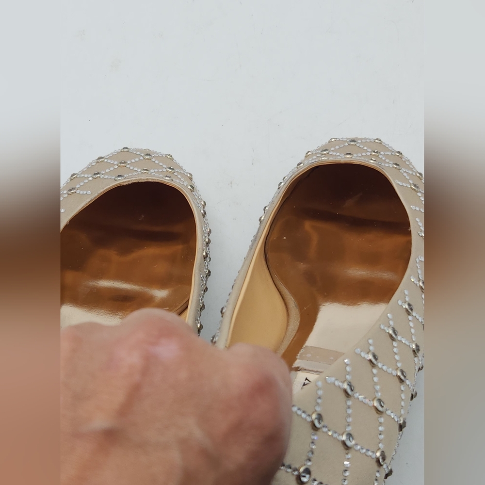 NWOB Badgley Mischka Crystal Embellished Satin Flats In Champagne Size 7 - Picture 11 of 16